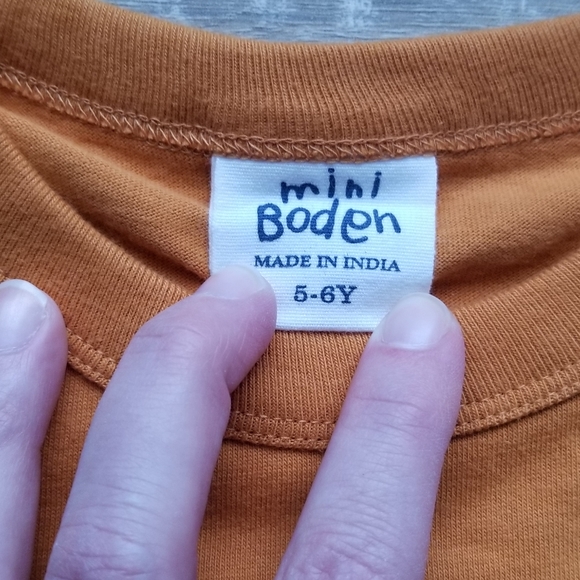 2010 nwt Mini Boden 5-6 years orange star monster tee - Picture 7 of 8